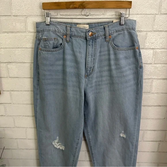 UNIVERSAL THREAD GOODS CO. Light Blue Distressed Boyfriend Jean - Picture 2 of 9